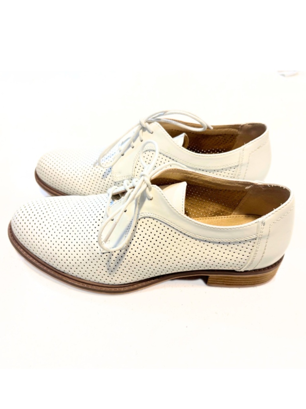 Prima Donna White Perforated Leather Oxford Flats